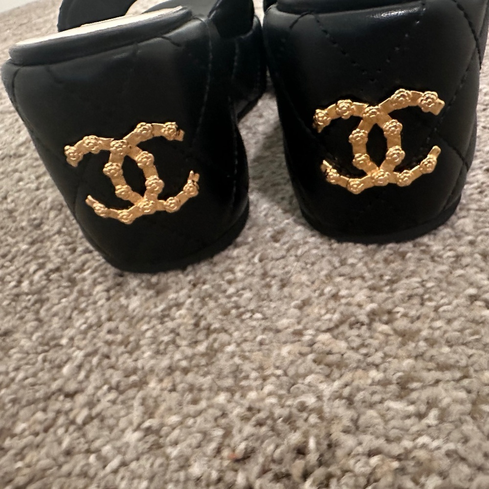 Platform Chanel slip ons